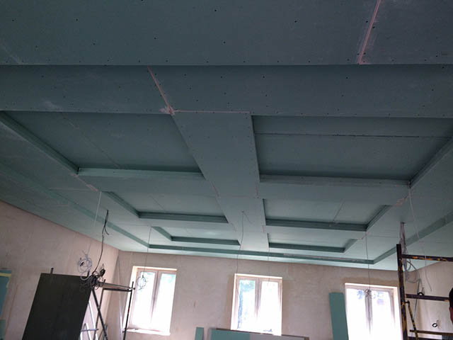 Двухуровневый потолок из гипсокартона: фото сборки второго уровня